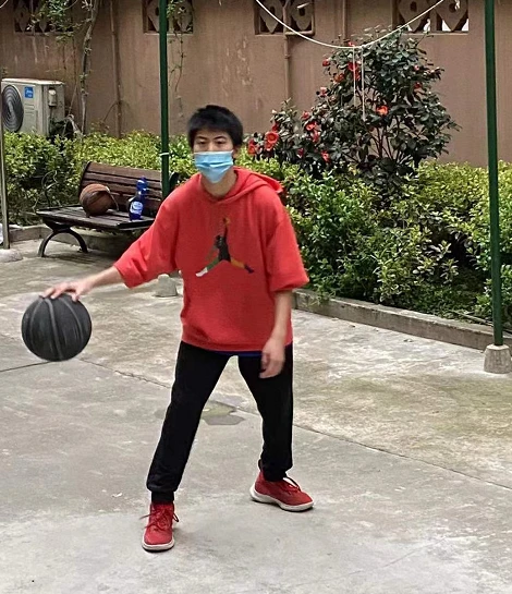 如何利用心理学技巧提高篮球比赛中的专注度_0